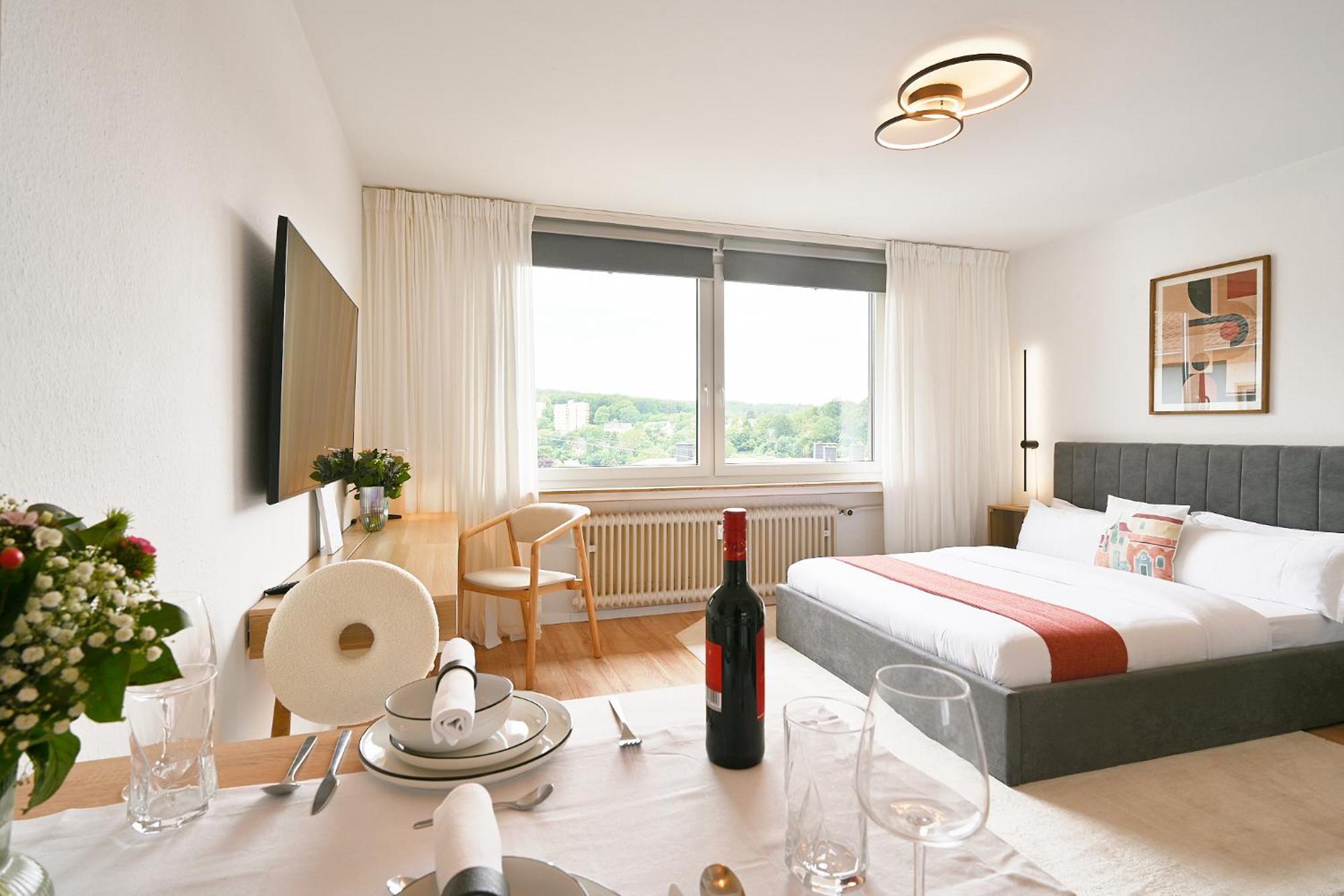 וופרטל Beautiful And Stylish 1-Bedroom With Kitchen And King Size Bed מראה חיצוני תמונה